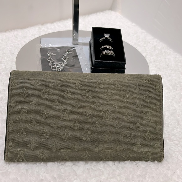 Louis Vuitton Denim Monogram Wallet Free Men& Hers Wedding Ring & Bracelet - Picture 5 of 15